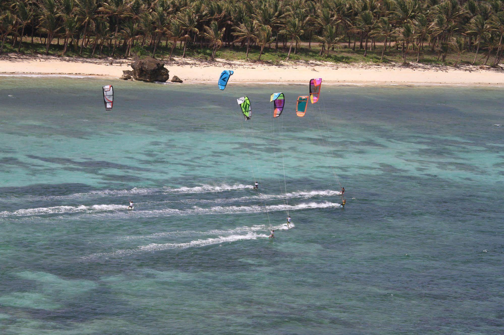 Mangoriders Beach Club Катиклан Экстерьер фото
